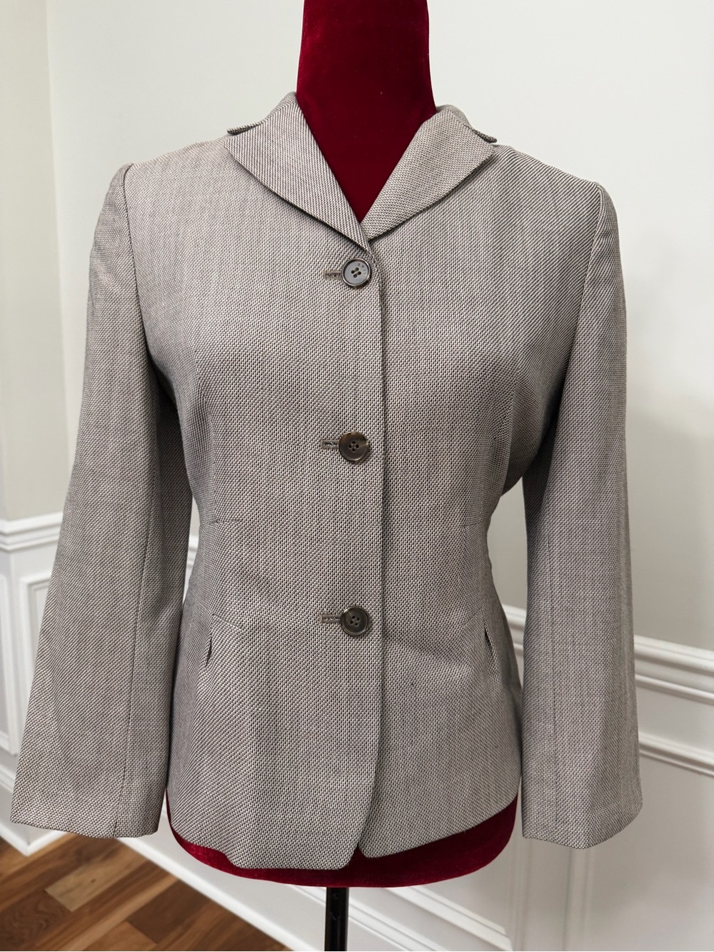 LINE by LYNN Structured Grey/Taupe Textured Blazer - Women's Size‎ 3
